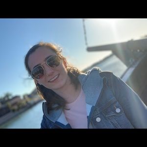 Meet your Posher, Hope